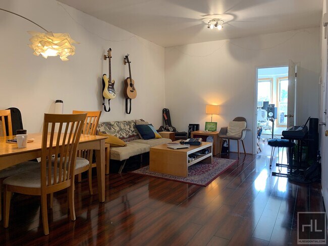 245 7th St-Unit -3 in Brooklyn, NY - Building Photo - Building Photo
