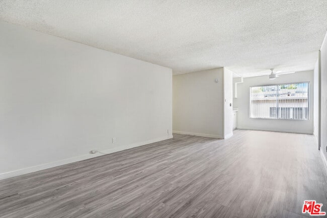 property at 1134 N Clark St