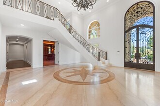 1101 Oak Mirage Pl in Westlake Village, CA - Building Photo - Building Photo