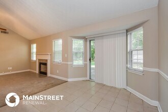 330 E Country Woods Dr in Covington, GA - Building Photo - Building Photo