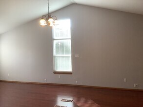 1057 Kennedy Dr in Hartford, WI - Building Photo - Building Photo