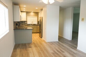 417 Torrance St, Unit Unit 4 in San Diego, CA - Building Photo - Building Photo