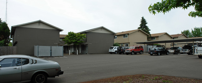 108-134 NE Conifer Blvd in Corvallis, OR - Foto de edificio - Building Photo