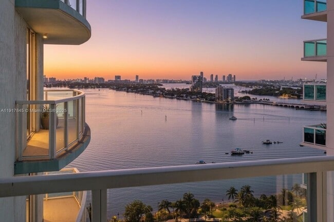 1900 N Bayshore Dr, Unit 2003 in Miami, FL - Foto de edificio - Building Photo