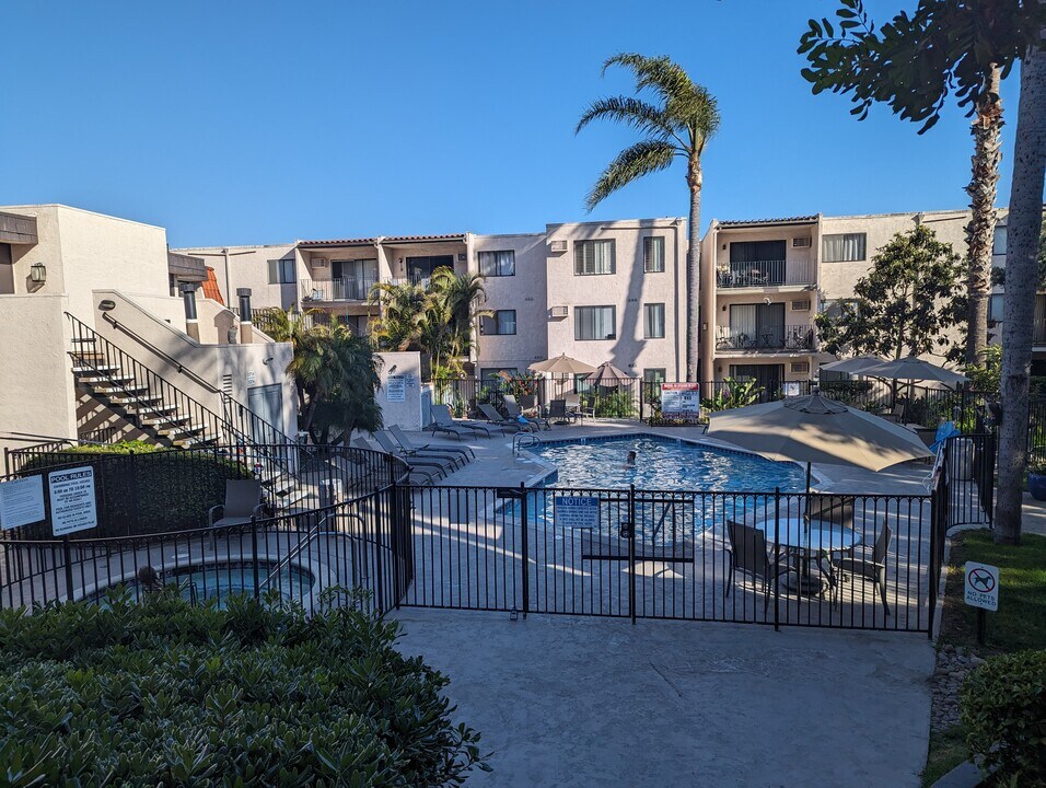 6780 Friars Rd in San Diego, CA - Foto de edificio