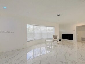 5030 NW 41st Ct in Lauderdale Lakes, FL - Building Photo - Building Photo