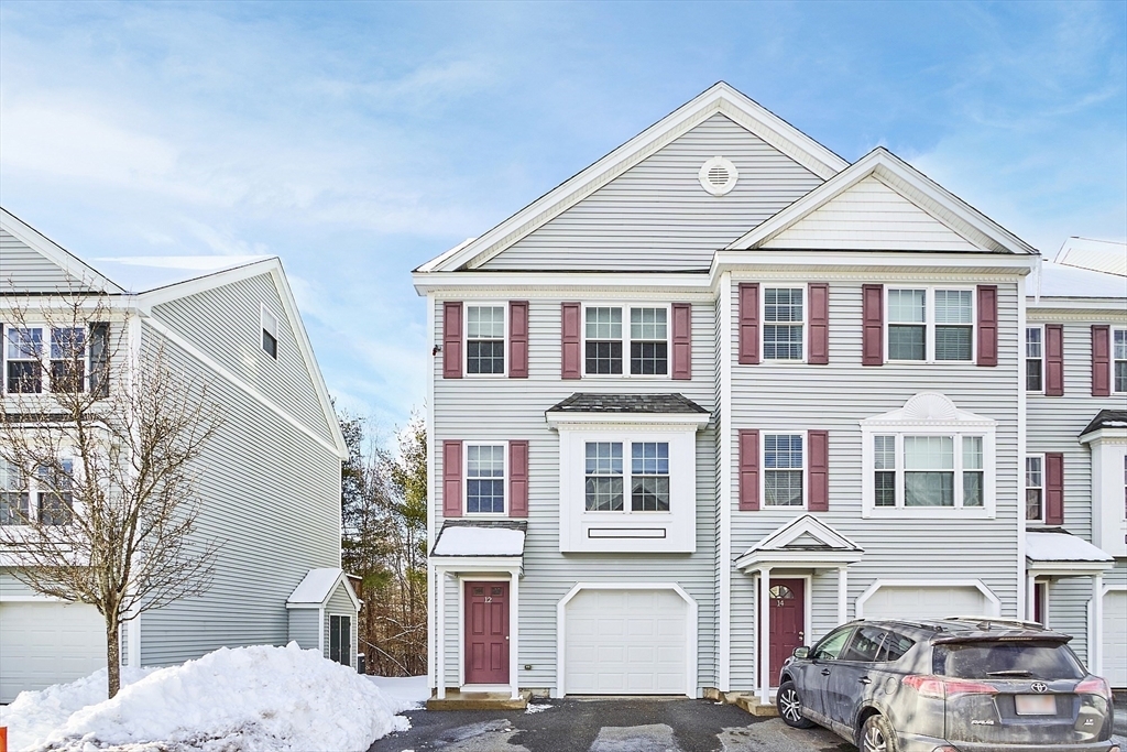 12 Bandon Cir in Westford, MA - Foto de edificio