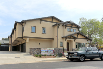 The Center Street Courts in Covina, CA - Building Photo - Building Photo