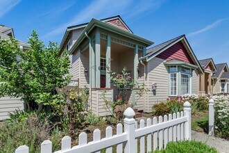 5515 Hamptons St SE in Olympia, WA - Building Photo - Building Photo