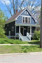 716 W Washington St in Ann Arbor, MI - Building Photo