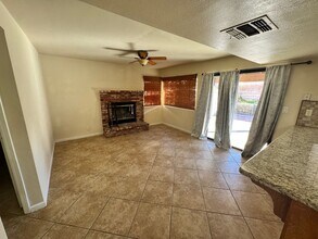 243 President Way in Ridgecrest, CA - Building Photo - Building Photo