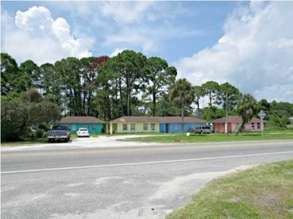 275 US Highway 98 in Eastpoint, FL - Building Photo