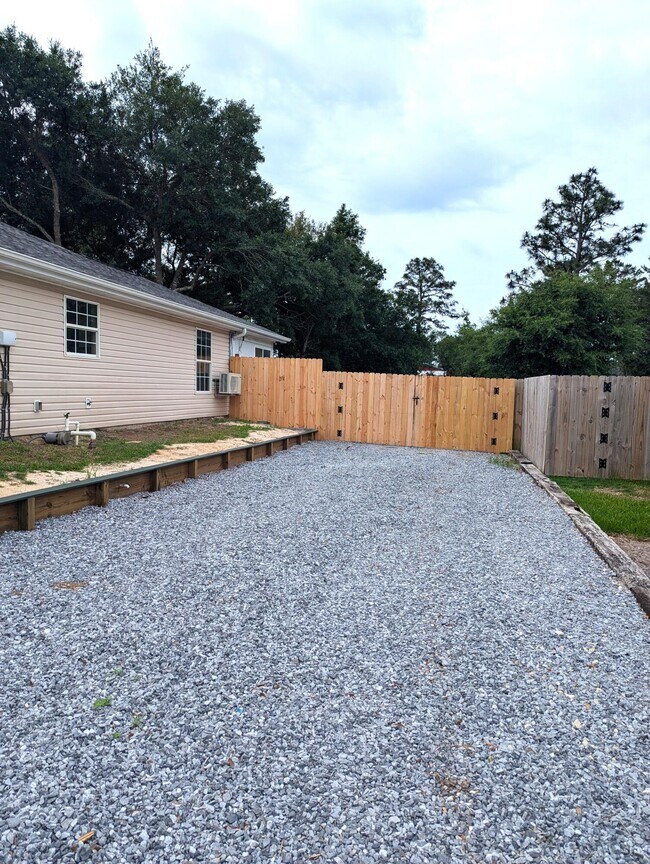 8177 Torres St in Navarre, FL - Building Photo - Building Photo