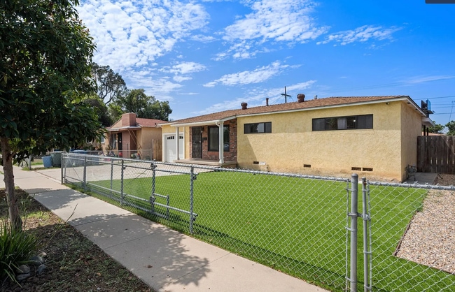 690 Woodlawn Ave in Chula Vista, CA - Building Photo - Building Photo