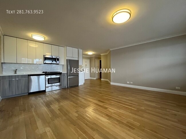 310 Greenwich St in New York, NY - Building Photo - Building Photo