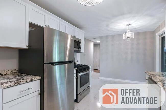 11 Wellington Rd in Cheektowaga, NY - Building Photo - Building Photo