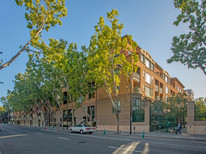 Paseo Villas in San Jose, CA - Foto de edificio - Building Photo