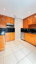 8016 SW 153rd Pl in Miami, FL - Foto de edificio - Building Photo