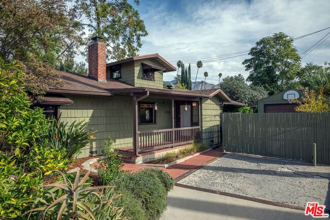 1480 N Mentor Ave in Pasadena, CA - Building Photo - Building Photo