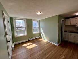 2 Malden St, Unit 2R in Malden, MA - Building Photo