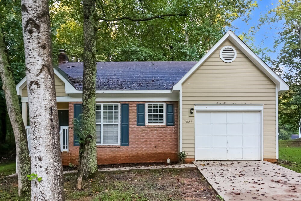 7836 Pelican Ct in Charlotte, NC - Building Photo