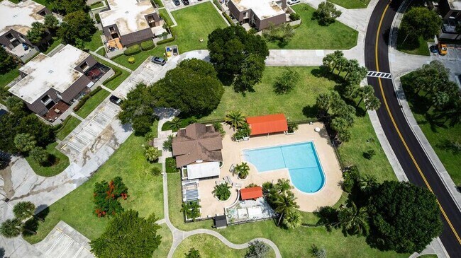 7424 74th Way in West Palm Beach, FL - Building Photo - Building Photo