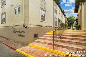 66 Brees Blvd in San Antonio, TX - Building Photo