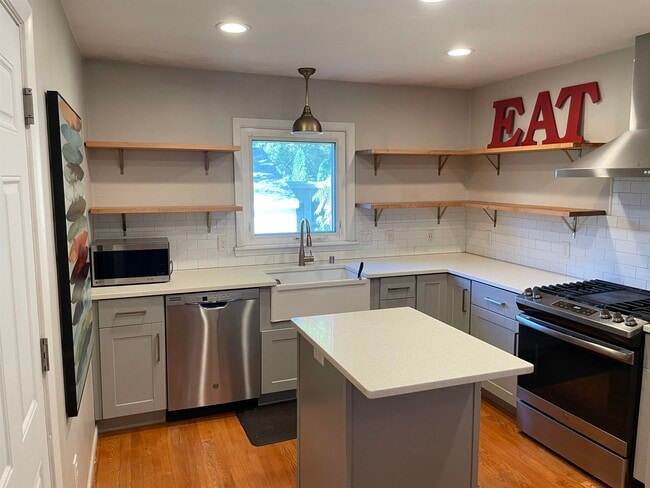 465 Charles Ln in Madison, WI - Building Photo - Building Photo