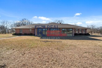 6925 US-281 in Stephenville, TX - Building Photo - Building Photo