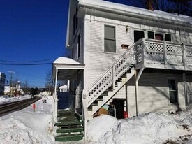 1322 New Hampshire Rte 175 in Campton, NH - Building Photo