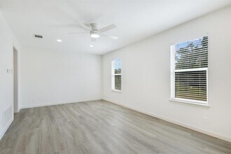 5104 Delores Ave in Austin, TX - Foto de edificio - Building Photo