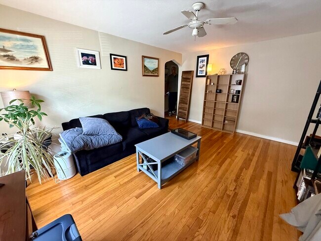 17 Aldrich Rd in Watertown, MA - Building Photo - Building Photo