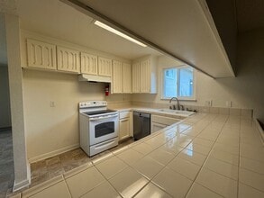 7460 Filice Dr in Gilroy, CA - Building Photo - Building Photo