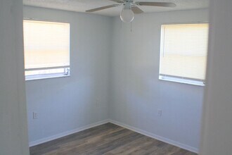 9425 Rainbow Ln in Port Richey, FL - Building Photo - Building Photo