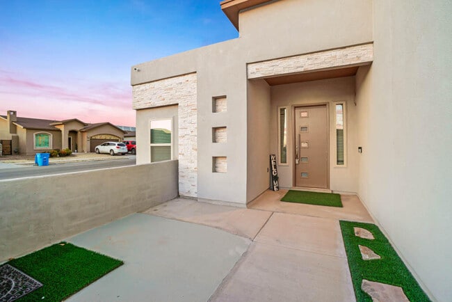 13847 Sandy Pne Wy in Horizon City, TX - Building Photo - Building Photo