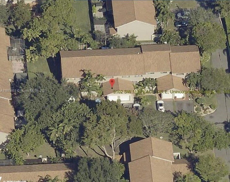 9102 SW 113th Pl Cir E in Miami, FL - Building Photo