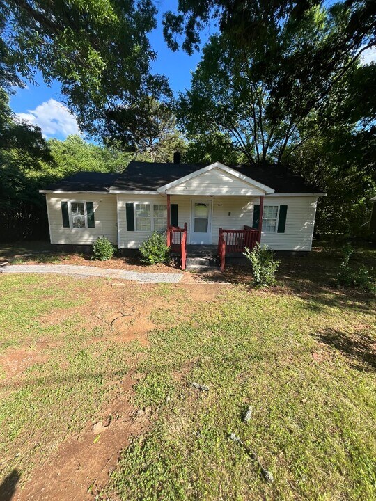 2927 Capitol Dr in Charlotte, NC - Building Photo