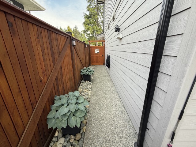 105 Tom Harris Dr in Nanaimo, BC - Building Photo - Building Photo