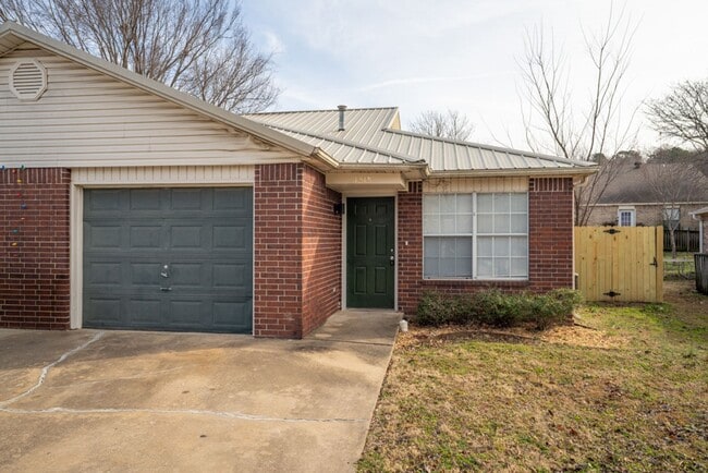 1518 N Bernice Dr in Fayetteville, AR - Building Photo - Building Photo