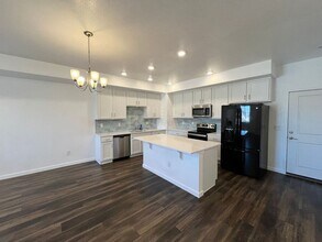 811 E 98th Ave in Thornton, CO - Building Photo - Building Photo