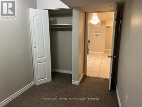 1088 Windbrook Grove in Mississauga, ON - Building Photo - Building Photo