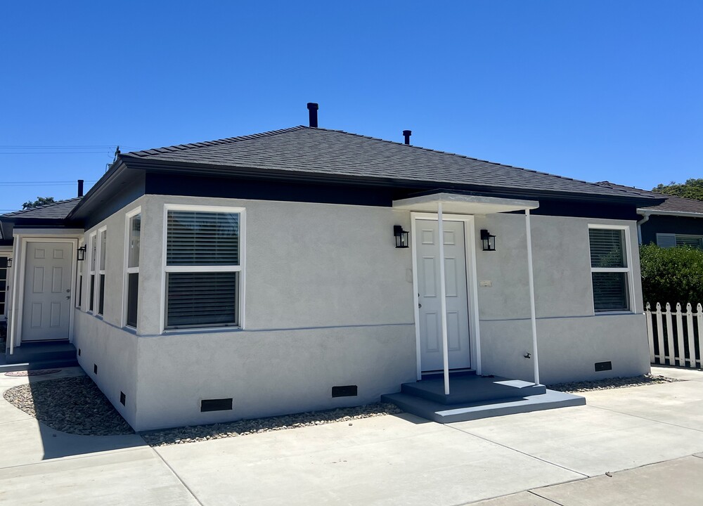 228 S H St, Unit D in Lompoc, CA - Building Photo