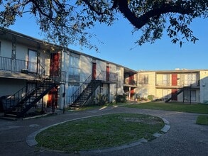 Concord Apartments in Houston, TX - Building Photo - Building Photo