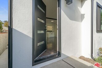 841 Oxford Ave in Los Angeles, CA - Building Photo - Building Photo