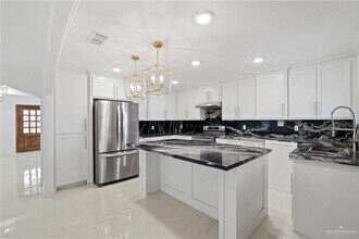 7000 Mile 7 Rd in Mission, TX - Building Photo - Building Photo
