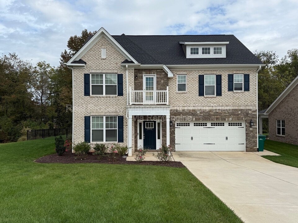 5506 Glad Acres Rd in Lewisville, NC - Building Photo
