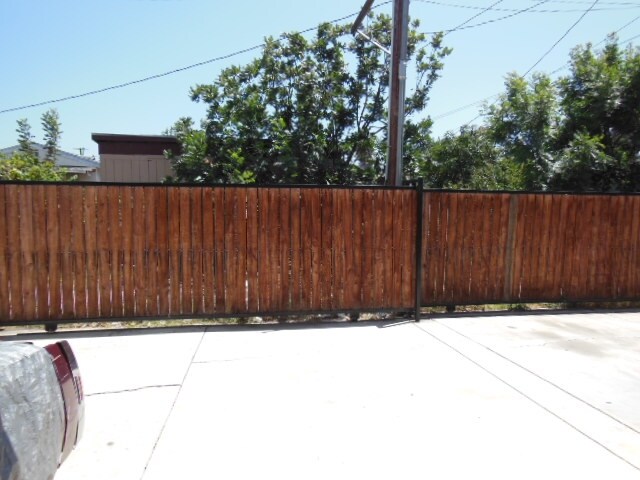 812 W Century Blvd in Los Angeles, CA - Building Photo - Building Photo
