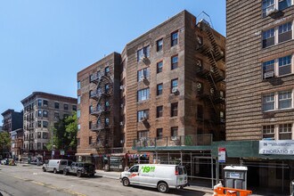 119 Greenwich Ave in New York, NY - Building Photo - Building Photo