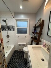 86 Devonshire Dr in New Hyde Park, NY - Building Photo - Building Photo