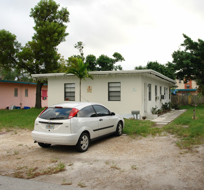 1020-1024 NE 16th Ter in Fort Lauderdale, FL - Foto de edificio - Building Photo